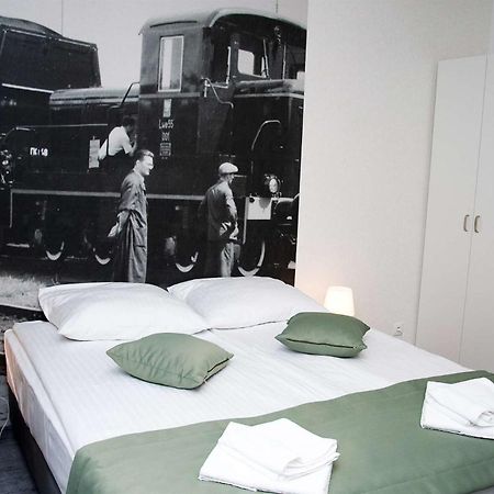 Park Apartamenty Хшанов Екстериор снимка