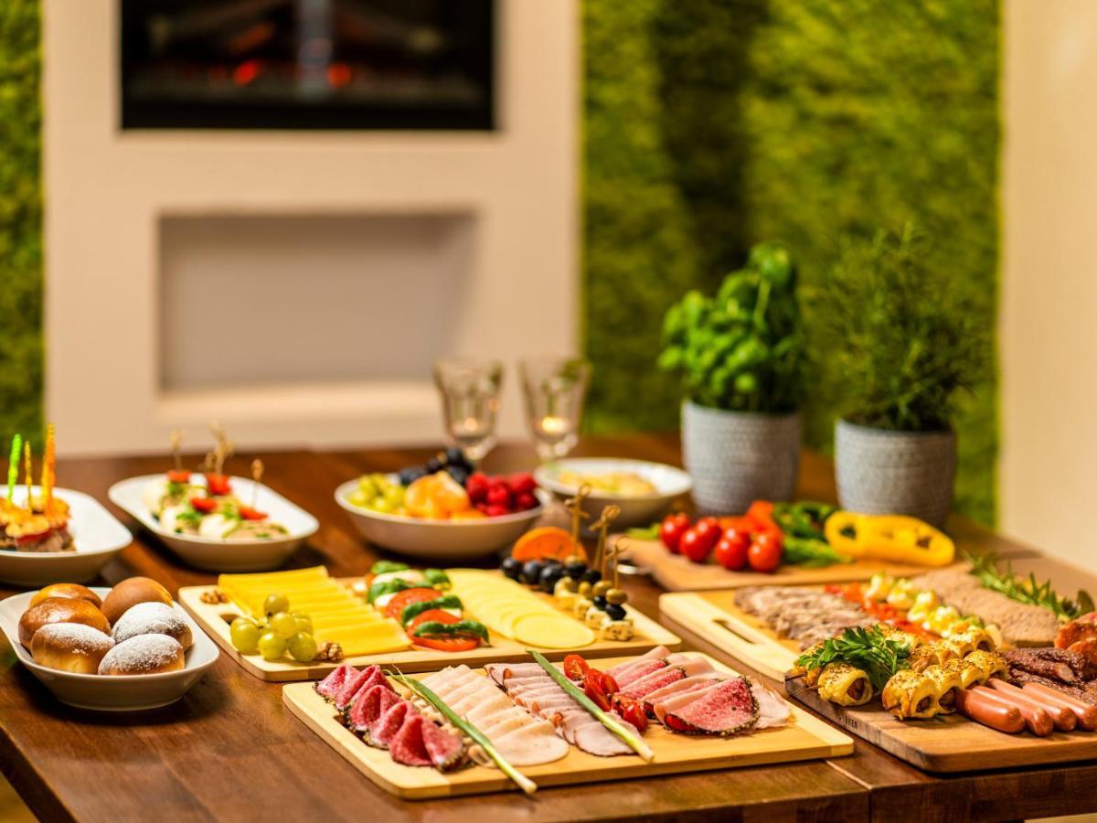 Park Apartamenty Хшанов Екстериор снимка