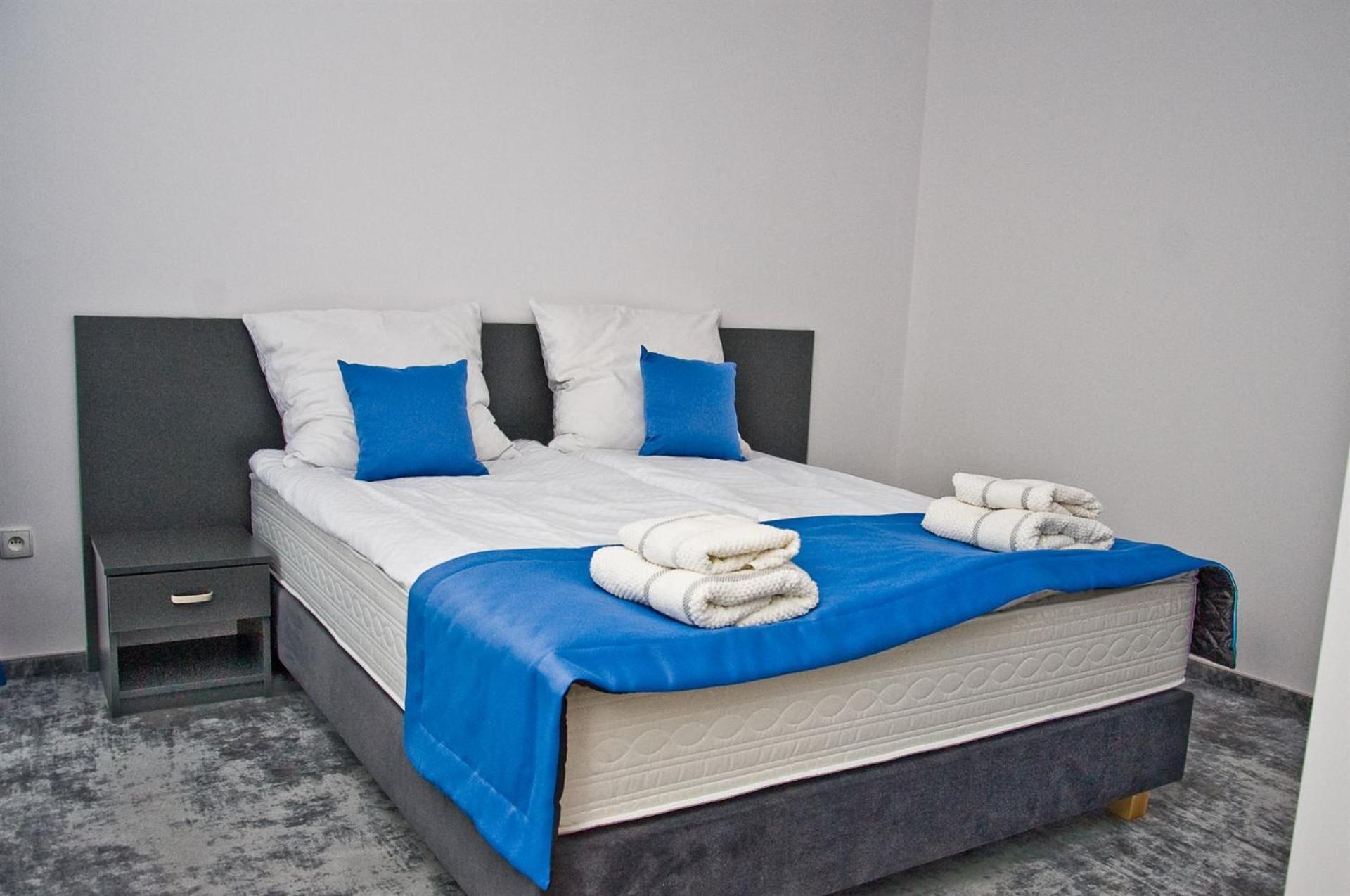 Park Apartamenty Хшанов Екстериор снимка