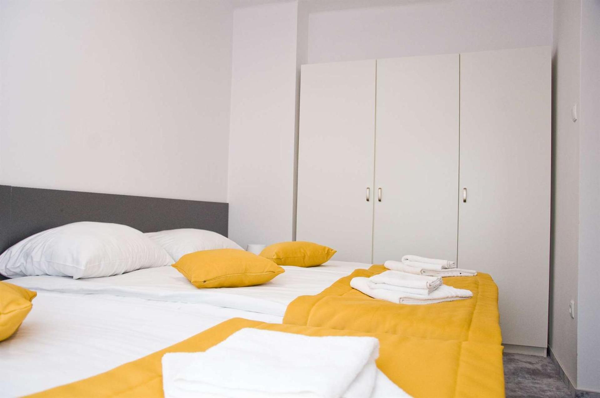 Park Apartamenty Хшанов Екстериор снимка