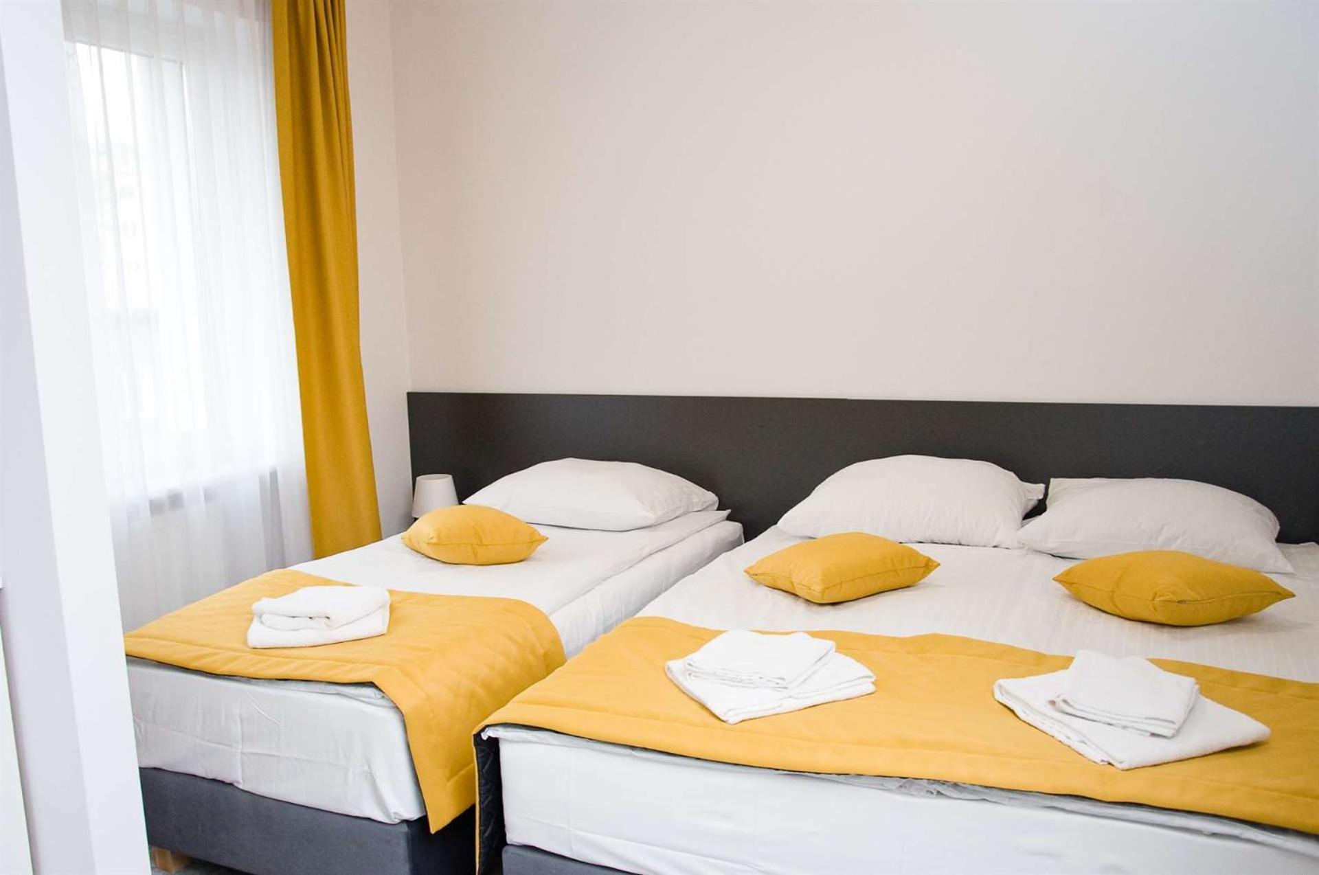 Park Apartamenty Хшанов Екстериор снимка