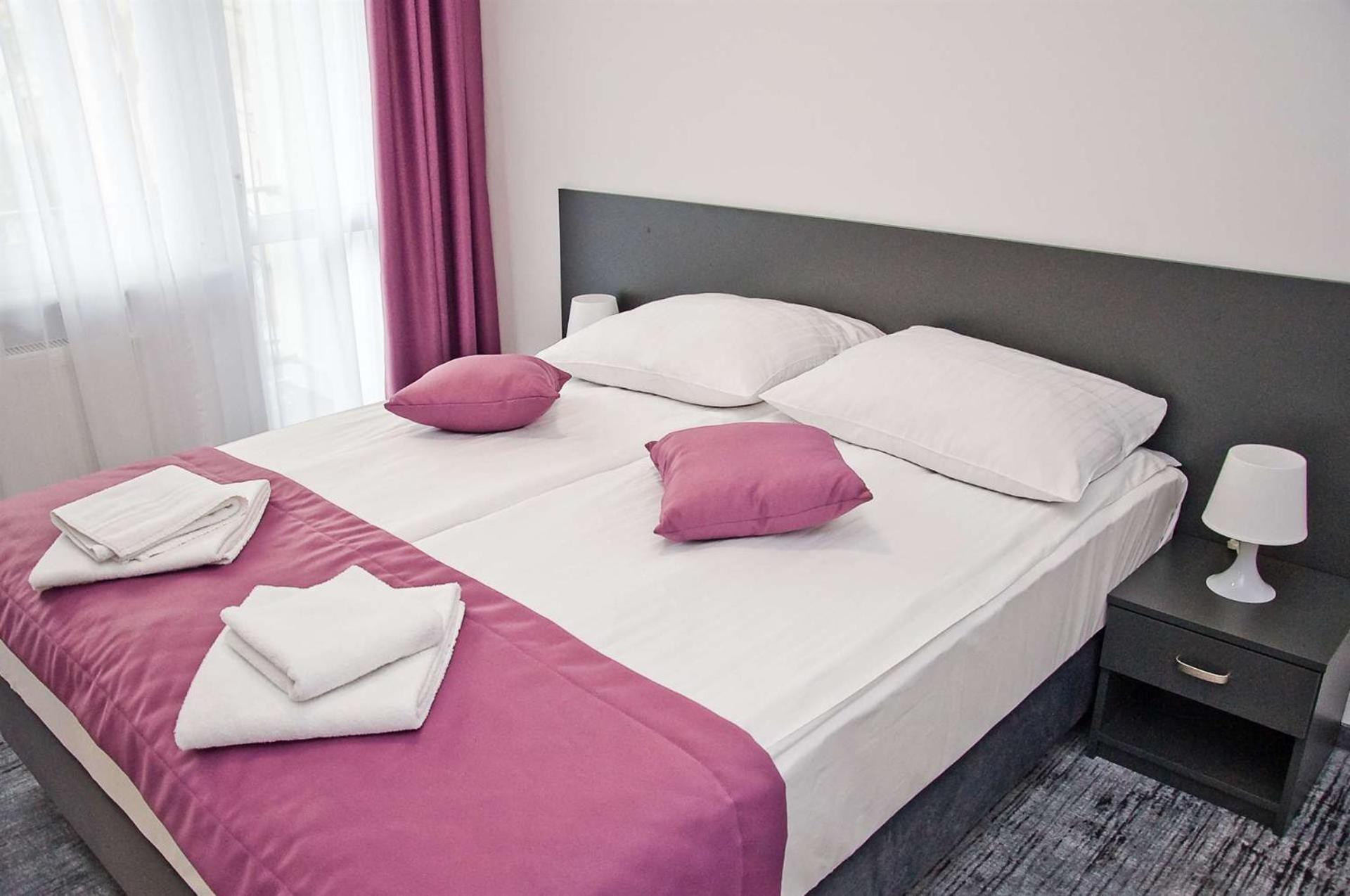 Park Apartamenty Хшанов Екстериор снимка