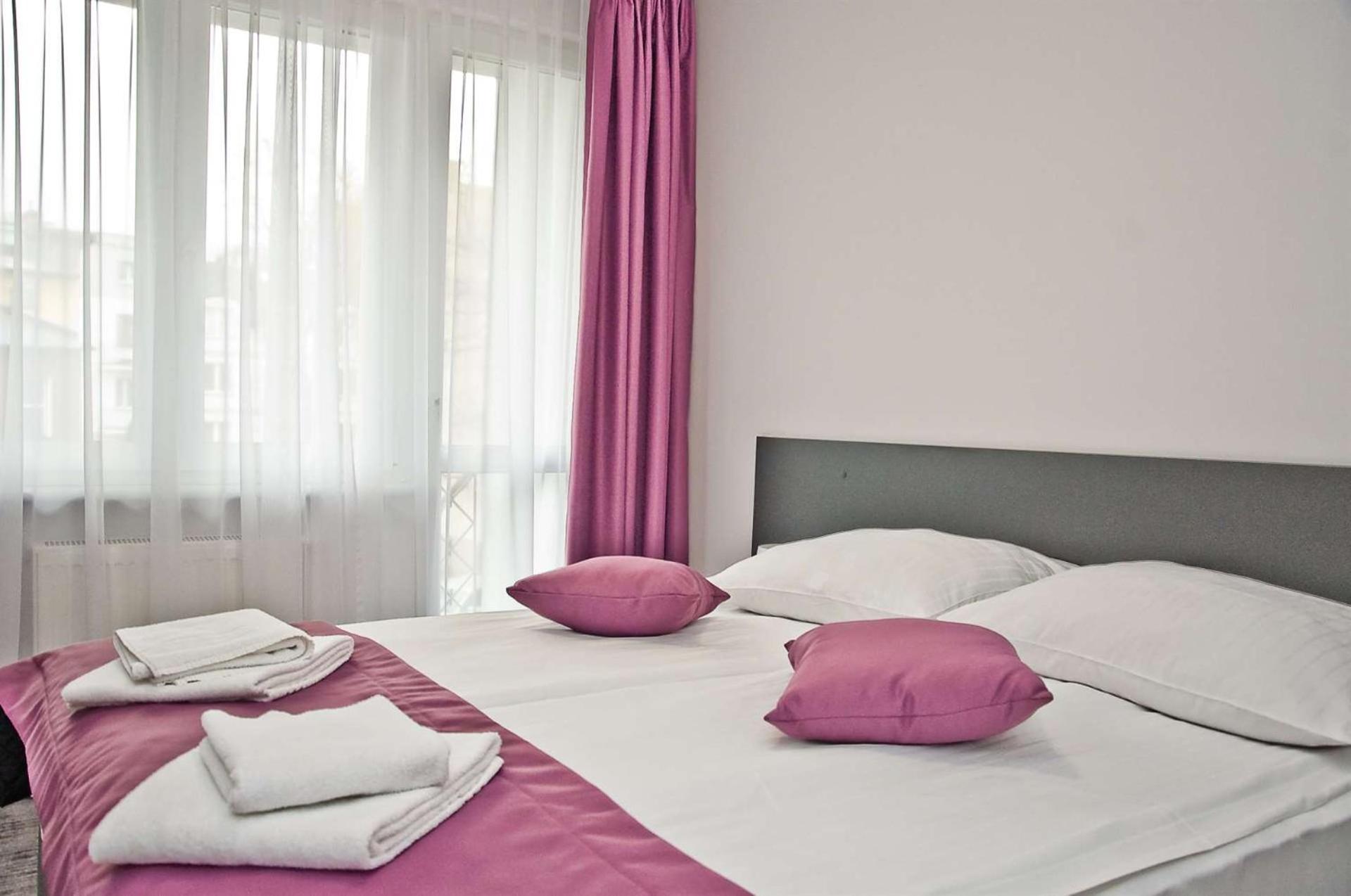 Park Apartamenty Хшанов Екстериор снимка