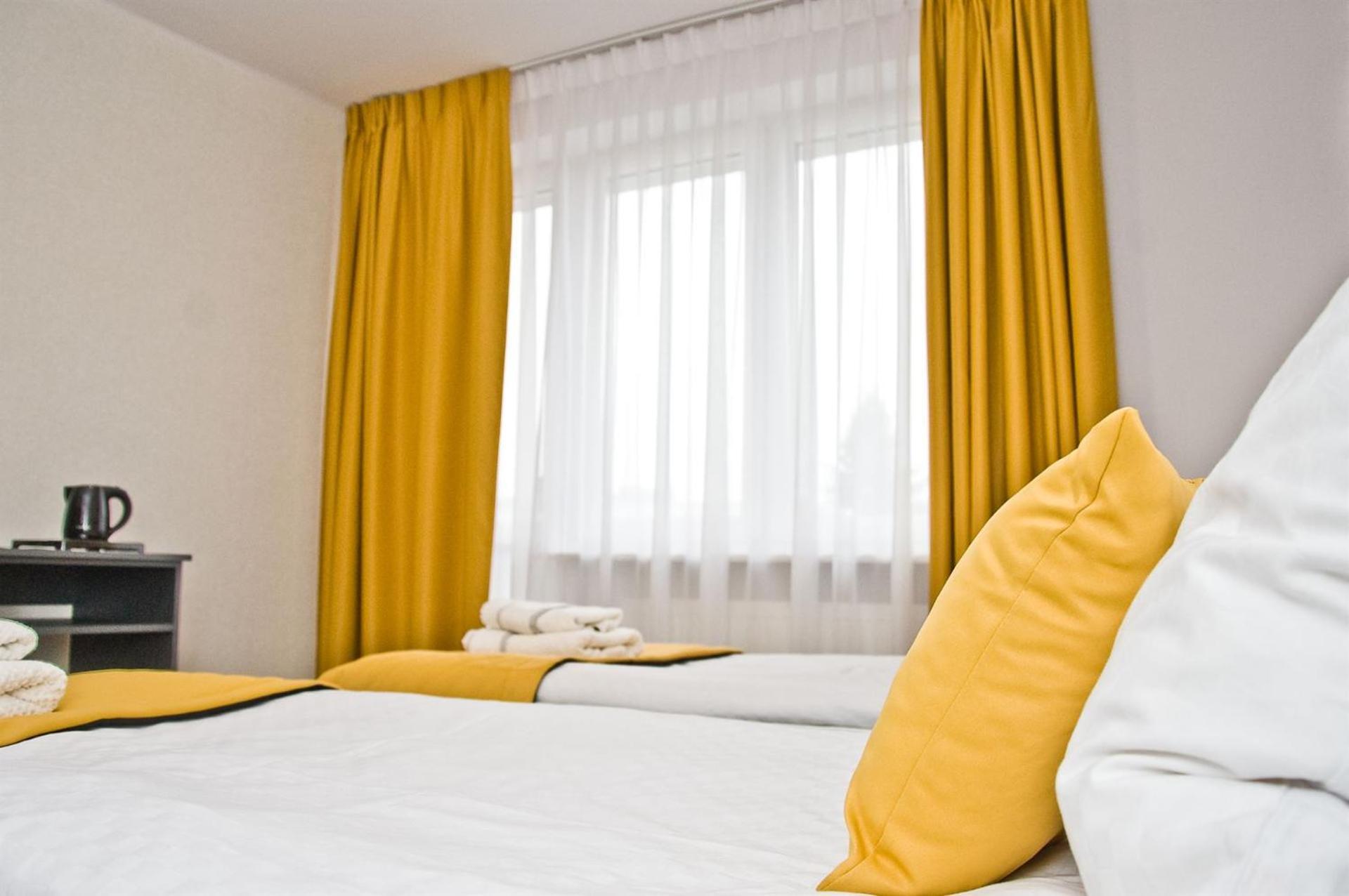 Park Apartamenty Хшанов Екстериор снимка