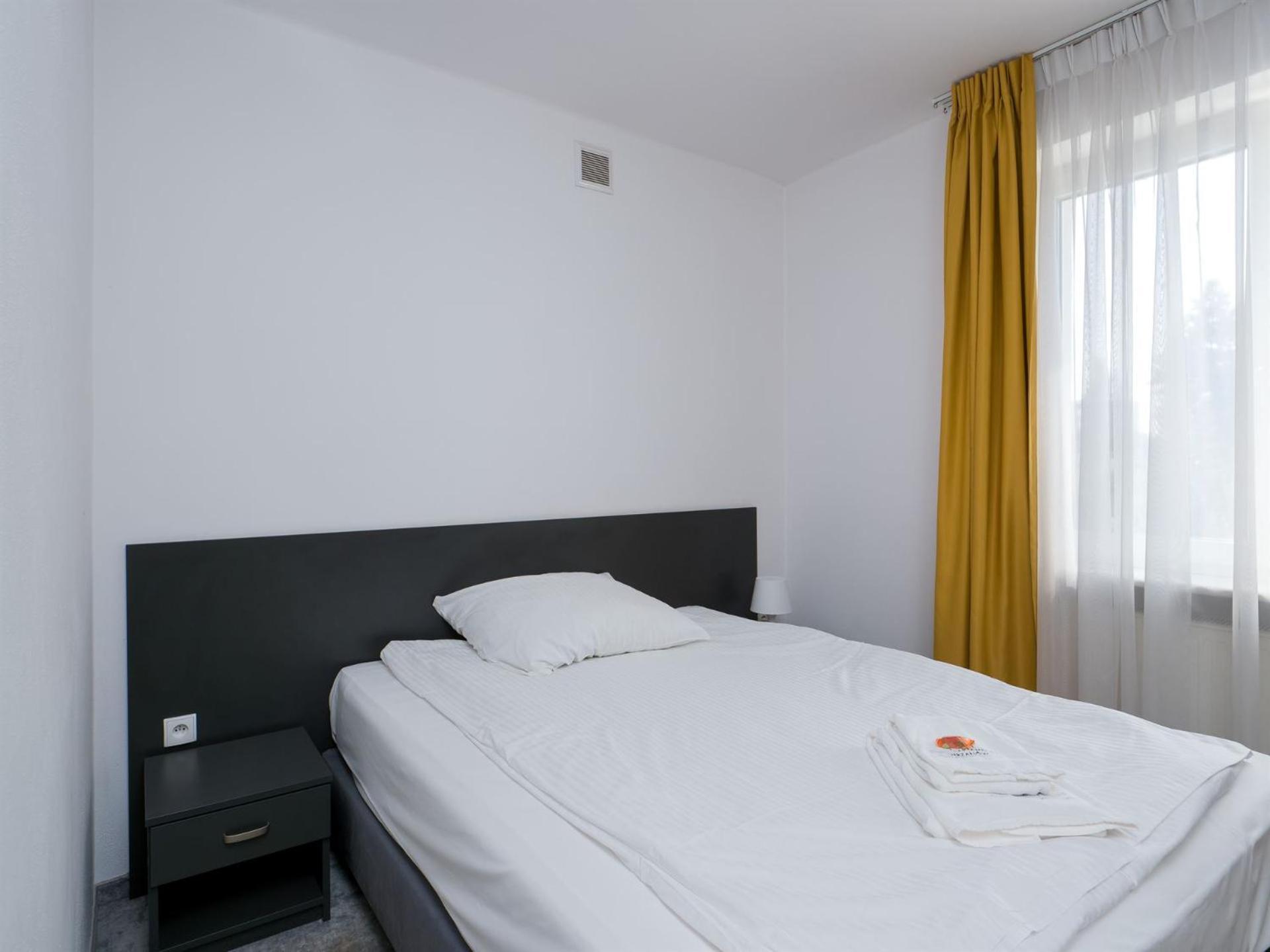 Park Apartamenty Хшанов Екстериор снимка